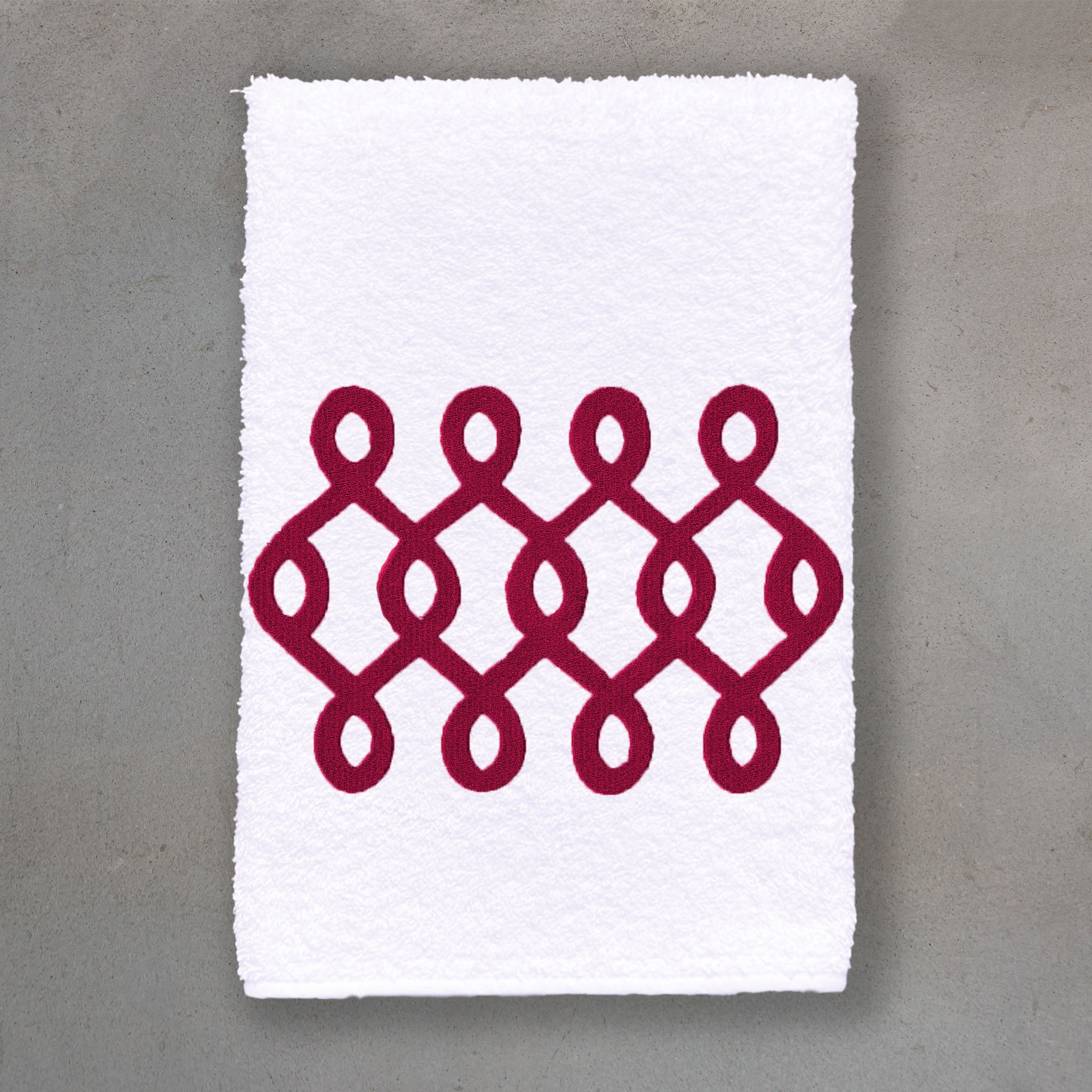 Twist Claret | White Roma